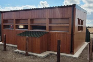 Special Bird Hide, 5m x 4m on concrete blockwork